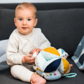 miękka piłka sensoryczna z metkami dla niemowląt babyono 1436.jpg
