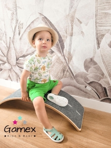 Komplet ubranek dla chłopca bluzka na krótki rękaw i krótkie spodenki Gamex Travel