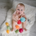 Gumowe piłeczki sensoryczne dla niemowlaka Baby Ono Sensory Balls 1529 .jpg