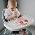 Silikonowy talerzyk z przyssawką dla niemowląt Baby Ono 1482/02 różowy